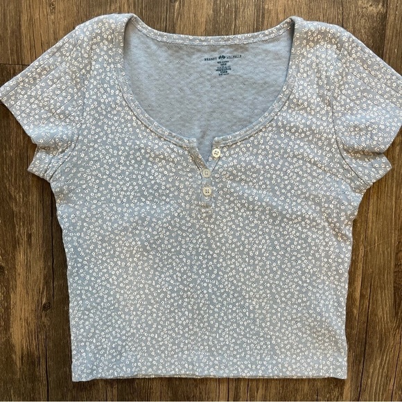 Women’s Brandi Melville Blue Floral  Zelly Crop Top three front buttons One Size - Picture 6 of 10